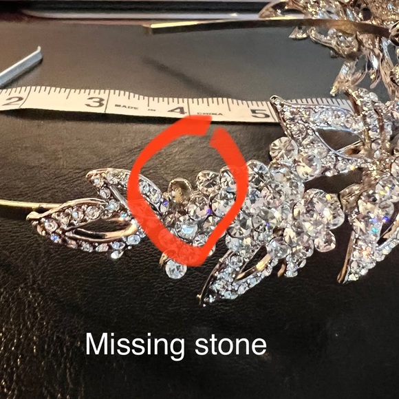 High Quality Glass Rhinestone Wedding Headband, Brand New. - Picture 7 of 7